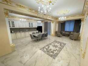 Baroque style apartment in Garden Park